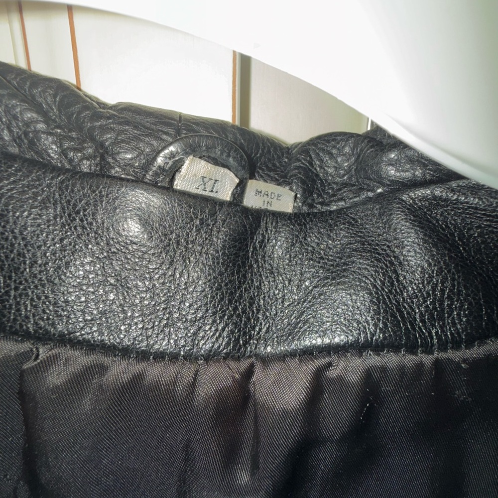 Vintage black leather bomber jacket. Genuine leather. Size M - Picture 3 of 6